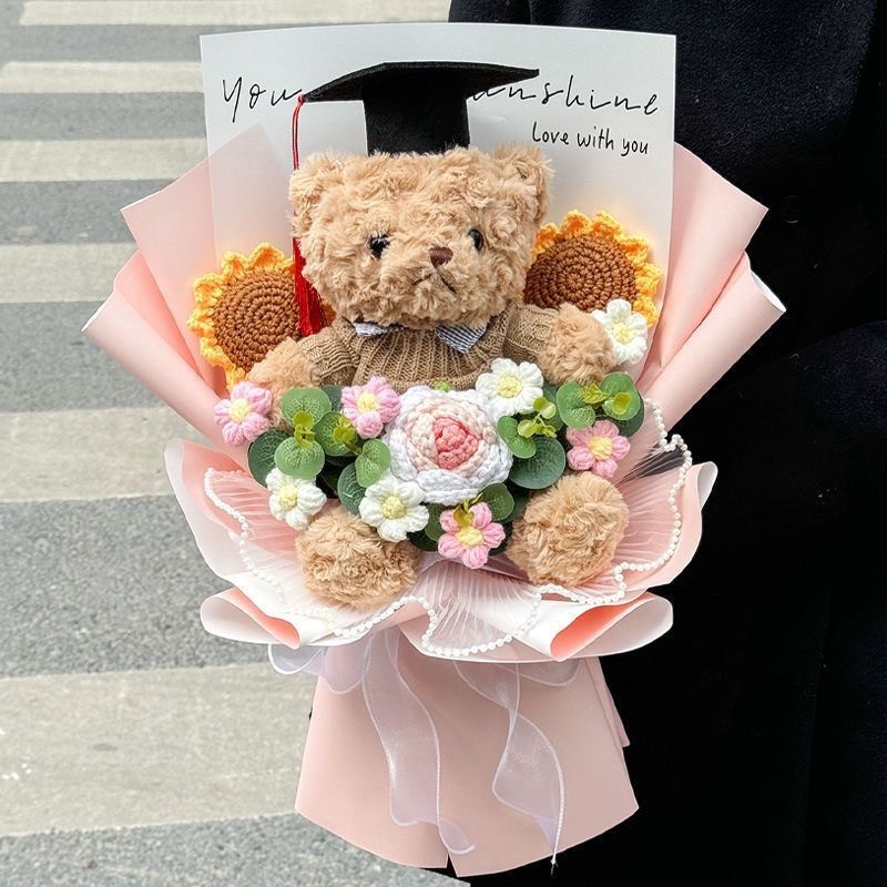 台灣現貨【博士熊畢業花束】42cm粉色藍色黃色針織祝福花禮 畢業季送禮 典禮合照 拍照打卡 櫥窗提袋燈串可選