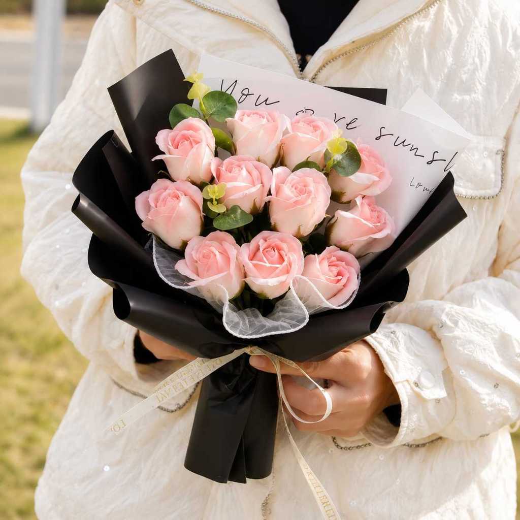 35cm11朵香皂玫瑰花束(黑巴粉),純花束（無提袋／無燈串）