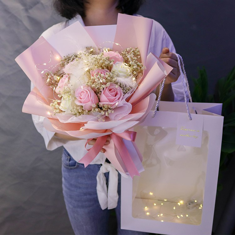 9 朵｜粉玫瑰＋白滿天星,純花束（無提袋／無燈串）