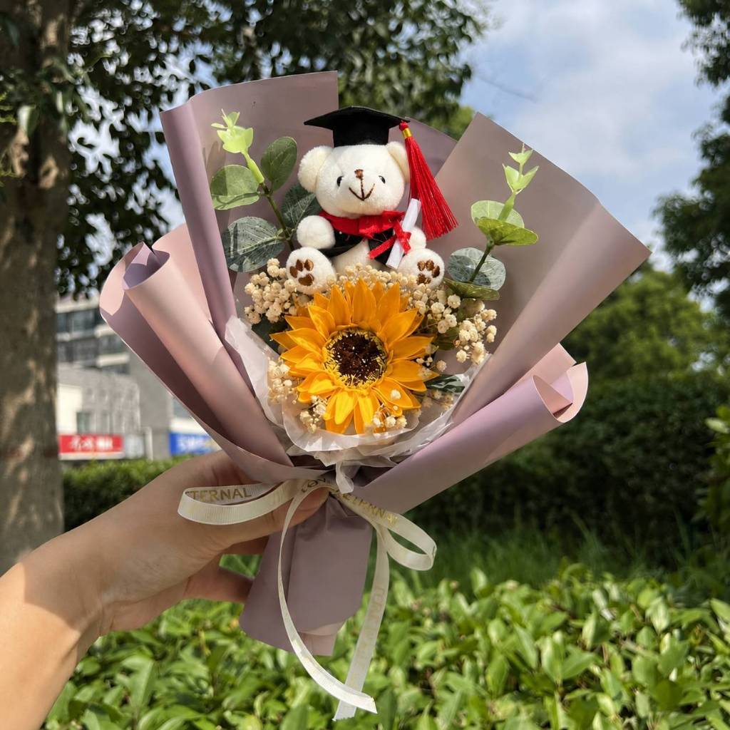 30cm坐姿畢業熊＋向＋滿天星（紫色）,純花束（無提袋／無燈串）